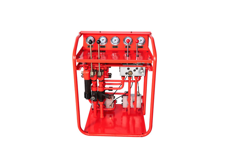 全液壓鉆機操作臺 全<a href=/Hydraulic-rig.html target='_blank'>液壓鉆機</a>操作臺